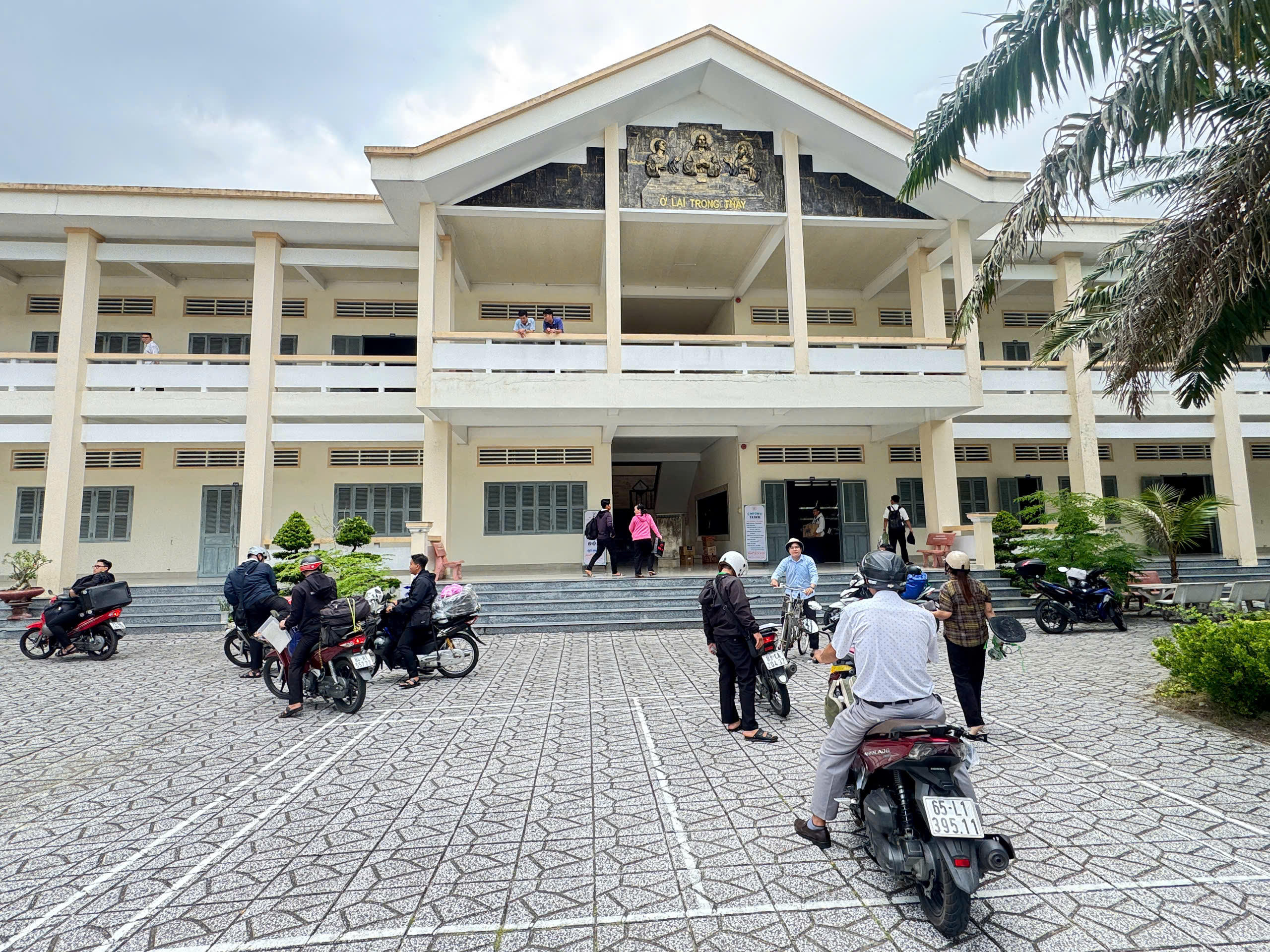   ĐẠI CHỦNG VIỆN THÁNH QUÝ CẦN THƠ – CHÀO ĐÓN CHỦNG SINH KHÓA MỚI K29 – PHÊRÔ LÊ TÙY